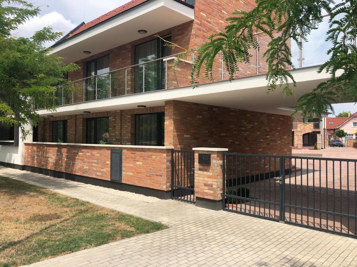 Castellum Apartmanhaz Gyula Zewnętrze zdjęcie