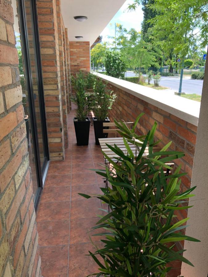 Castellum Apartmanhaz Gyula Zewnętrze zdjęcie