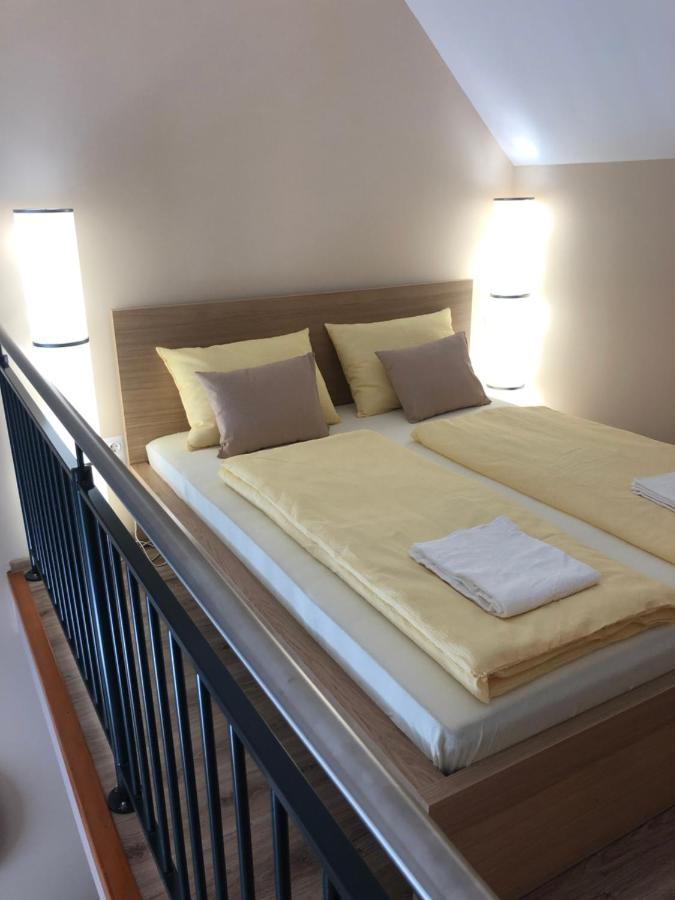 Castellum Apartmanhaz Gyula Zewnętrze zdjęcie