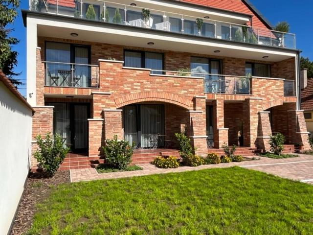 Castellum Apartmanhaz Gyula Zewnętrze zdjęcie